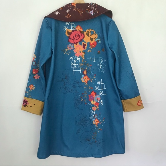 Graphic Abstract Design Women’s Coat Size M - Picture 3 of 10